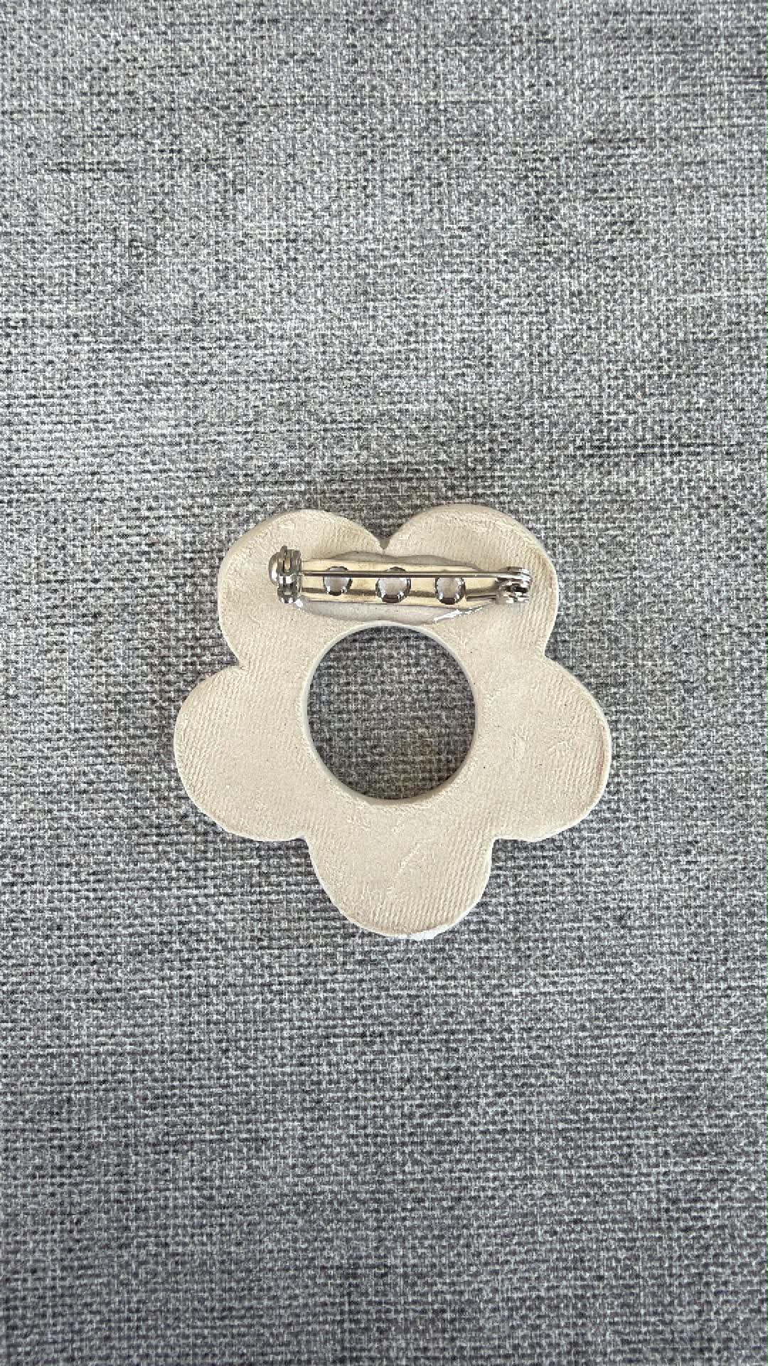 Blue Ditsy Glasses Brooch