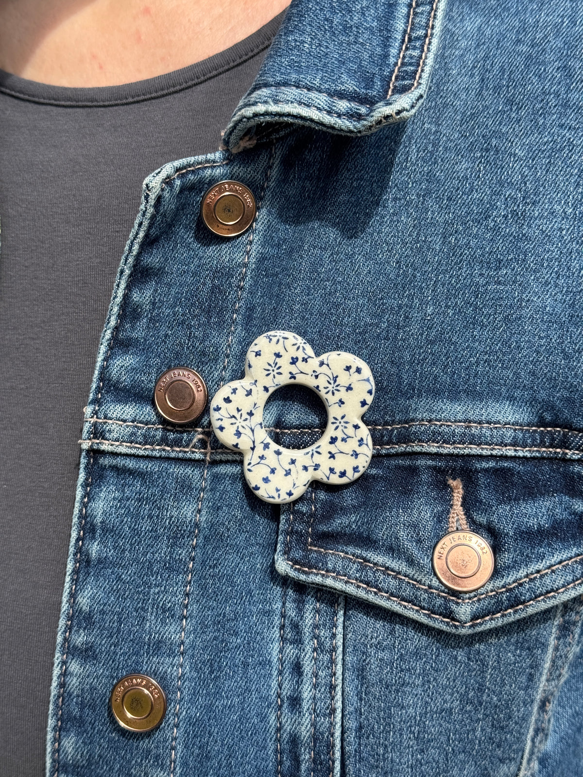 Blue Ditsy Glasses Brooch