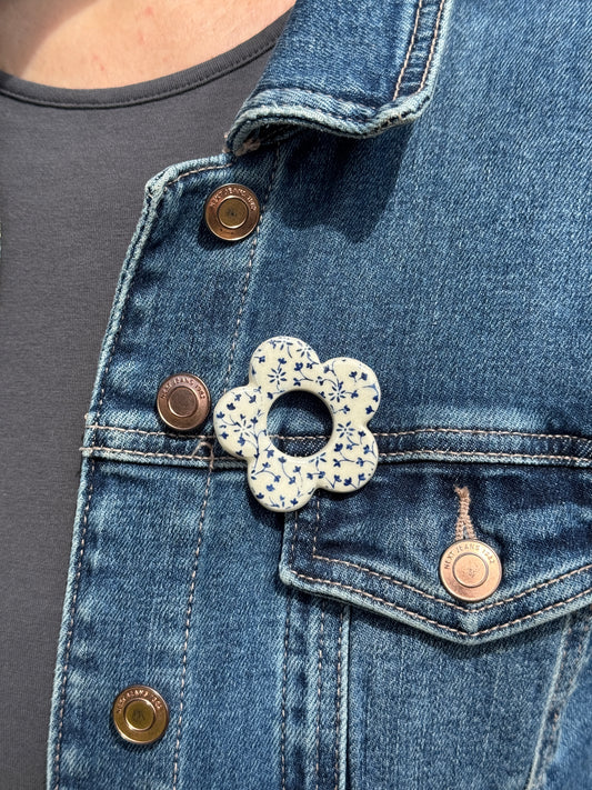Blue Ditsy Glasses Brooch
