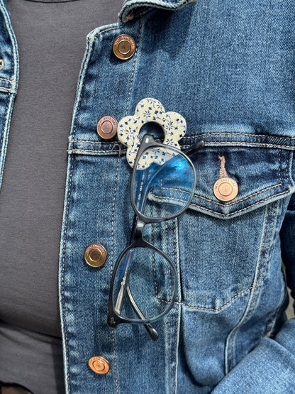 Blue Ditsy Glasses Brooch